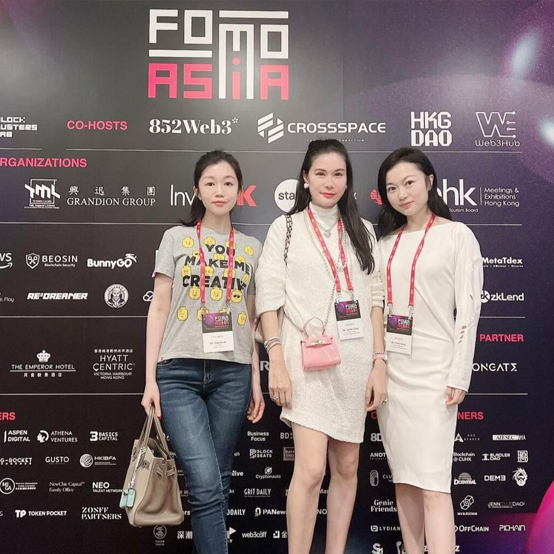 Jeniffer Interview Images 3